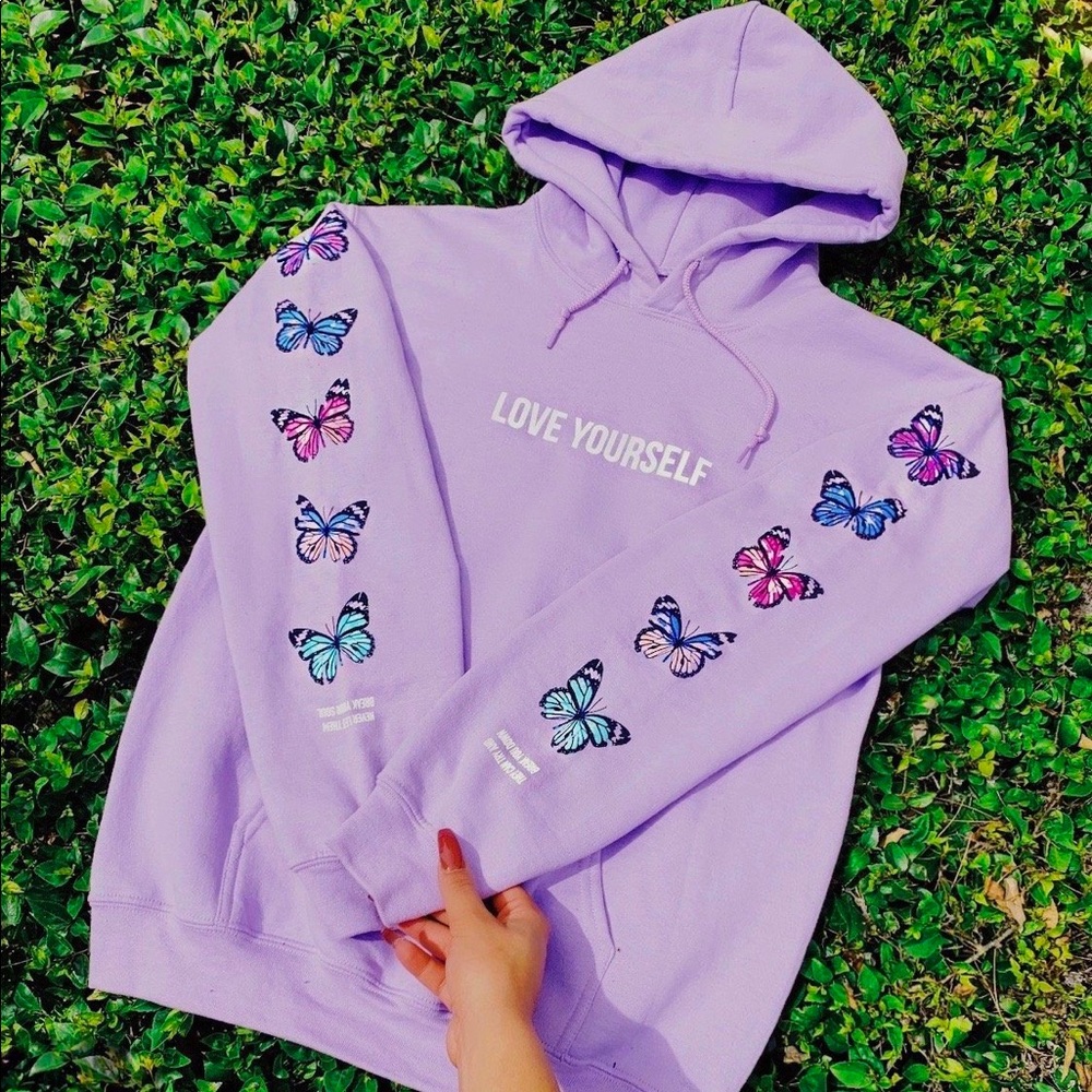 Love Yourself Butterfly Sweatshirt 🦋🦋🦋